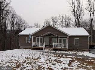 1104 High Top Rd, Linden, VA 22642