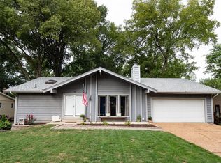 15 Champagne Dr, Lake Saint Louis, MO 63367