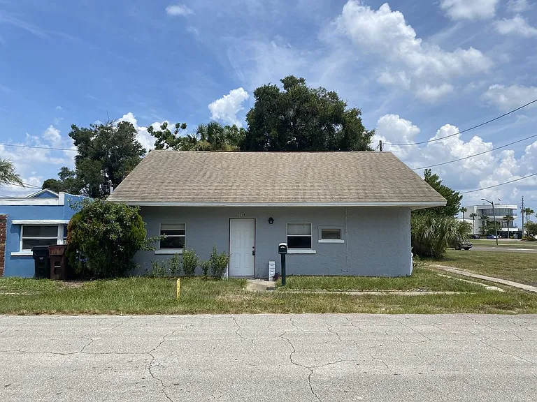3109 E Jefferson St — Photo 1