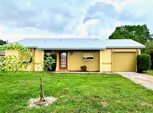 533 SW Carter Ave, Port Saint Lucie, FL 34983