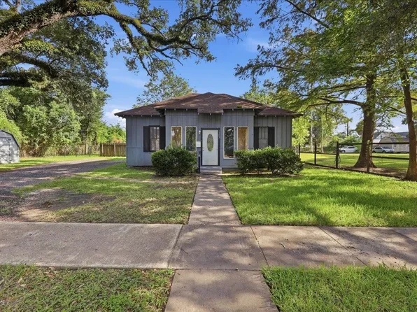 1203 W Cypress Ave, Orange, TX 77630