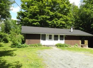 7658 N Pomfret Rd, North Pomfret, VT 05053
