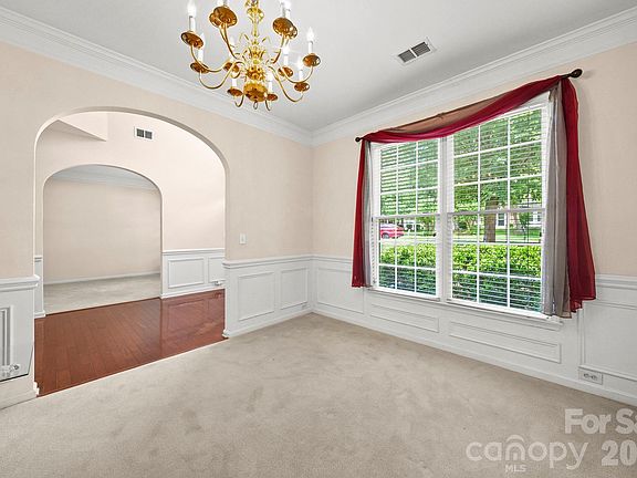 5th image of 3124 Arklow Rd