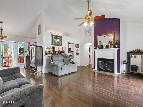 3rd image of 6609 Springer Dr