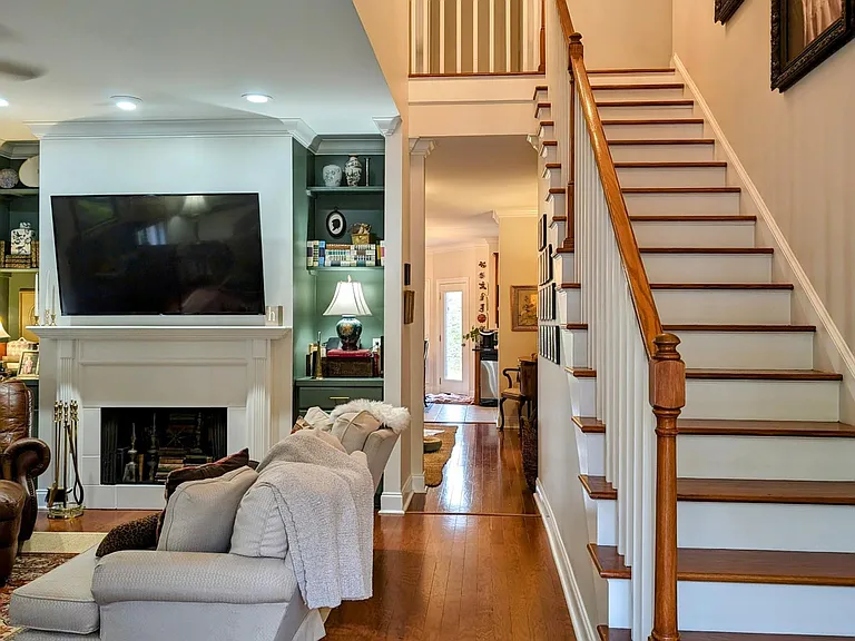 647 Carpenter Way — Photo 11