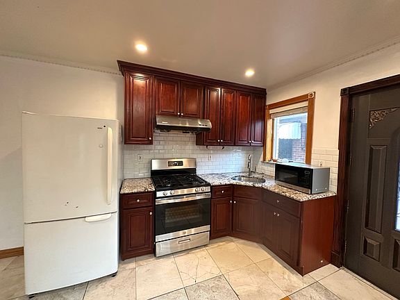 2nd image of 6136 Cloverdale Blvd Floor 1