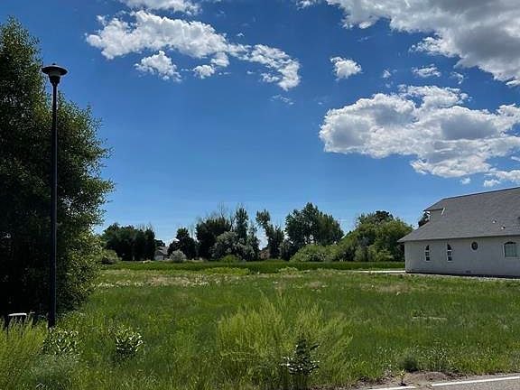 4th image of 906 Cottonwood Drive