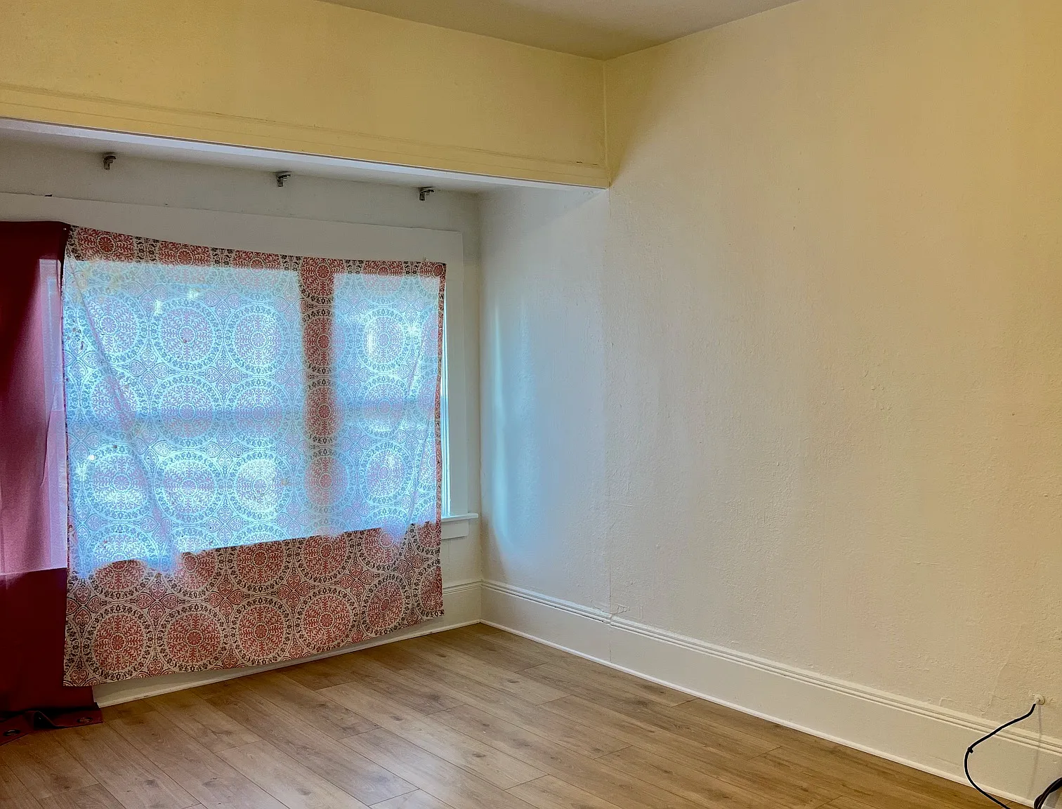 3 bed, 1000 sqft, $2,650 — Photo 2