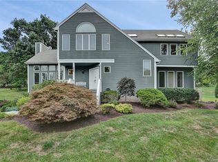 3090 Chen Ct, Yorktown Heights, NY 10598