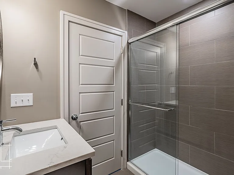 245 King Ave — Photo 36
