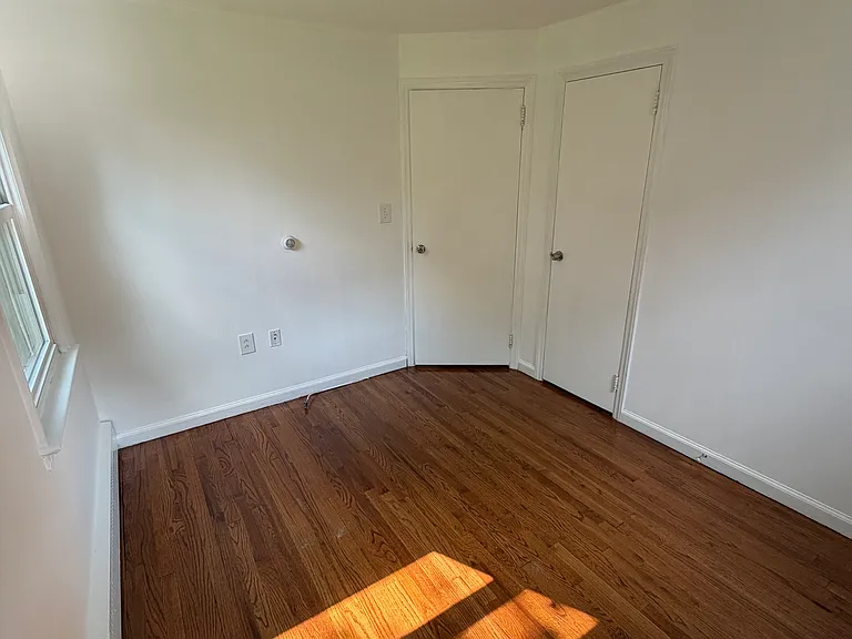 98 Craske St — Photo 4