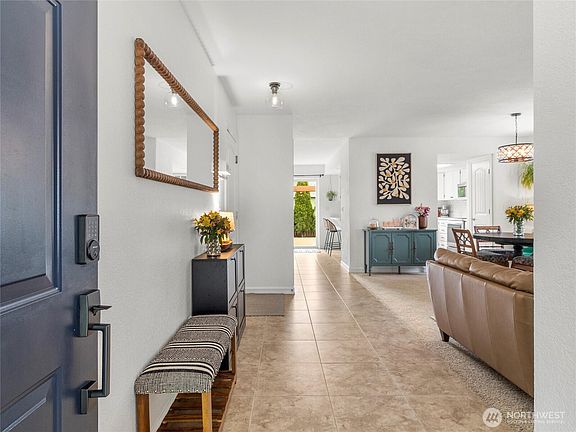 5th image of 7128 Bronington Drive SW