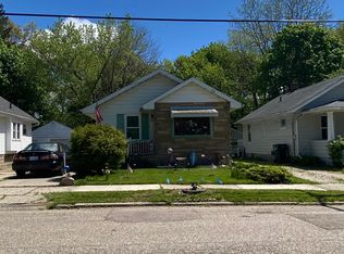 1426 Roseneath Ave, Lansing, MI 48915