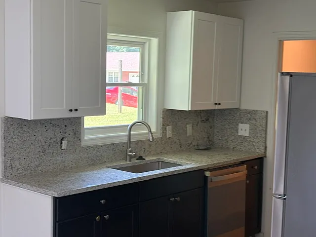 Kitchen w. Look out Window