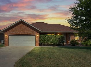 875 W Linwood Ave, Nixa, MO 65714