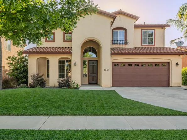 1307 N Julieann Street, Visalia, CA 93291