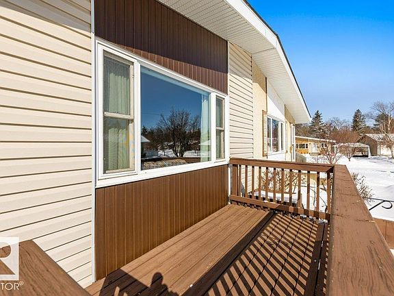 3rd image of 59 Springfield Cres