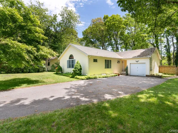 47 Suffolk Road, Hampton Bays, NY 11946