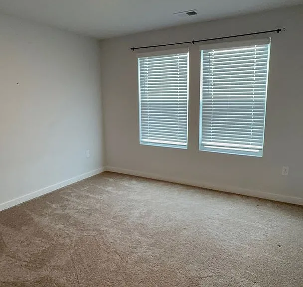 1002 Clydes Way — Photo 10