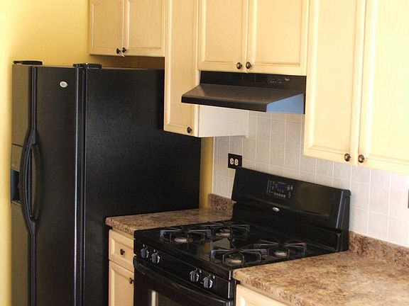 2nd image of 1116 Greenwood Cir