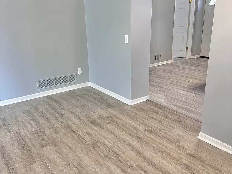 1751 Clara St — Photo 14