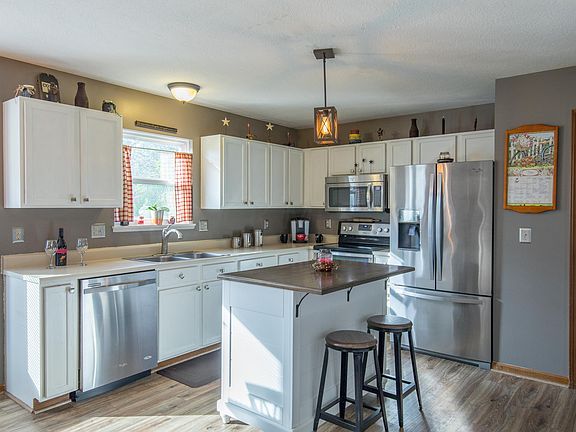 5th image of 1567 Rebecca Dr