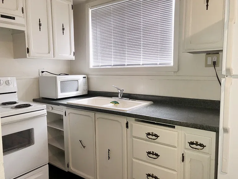 1335 Hyder St — Photo 33