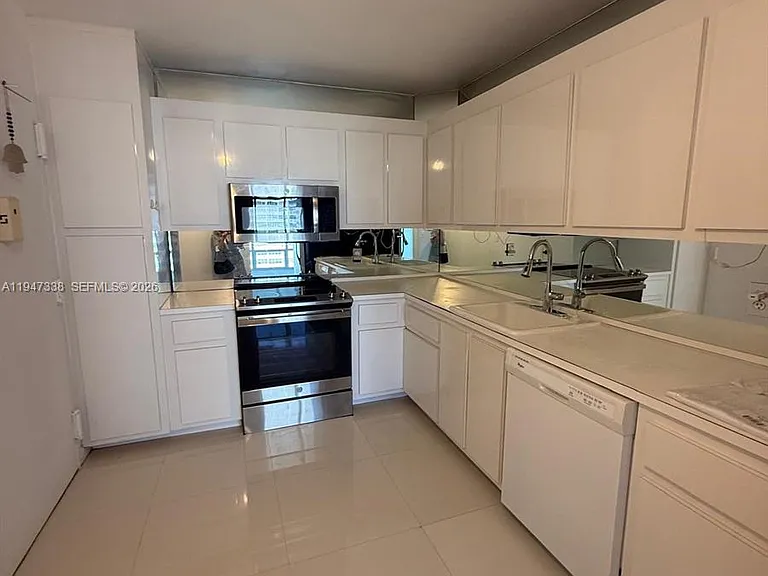 5750 Collins Ave #10F — Photo 6