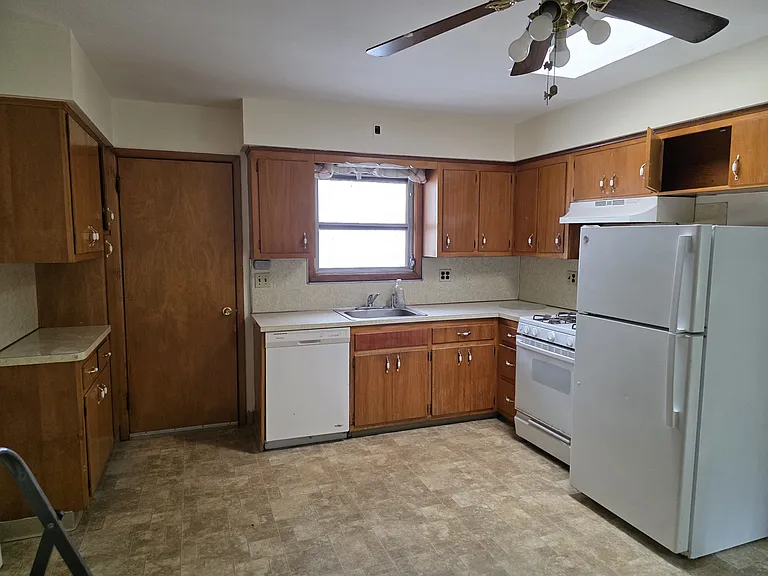 124 S Main St — Photo 3