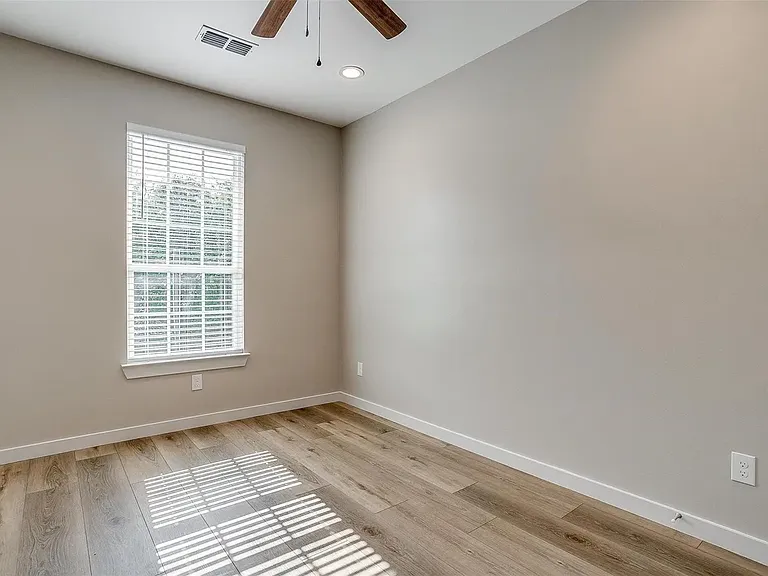 3303 Ryan Ave — Photo 25