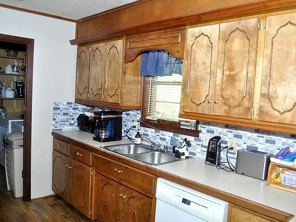 5th image of 440 County Road 2031
