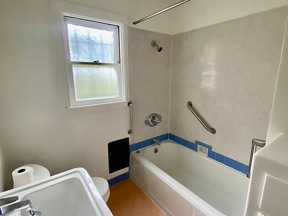 4th image of 2501 Grande Vista Ave #2503