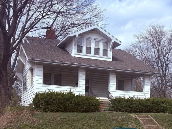 2104 E Cantrell St, Decatur, IL 62521