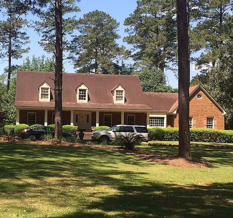 2nd image of 700 Newcomb Rd