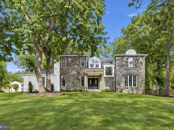 6 Bunning Dr, Voorhees, NJ 08043