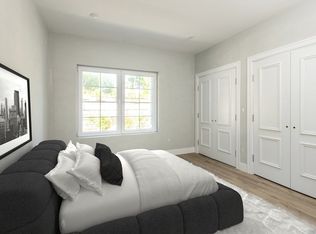 3 Burke Ln #202, Wellesley Hills, MA 02481