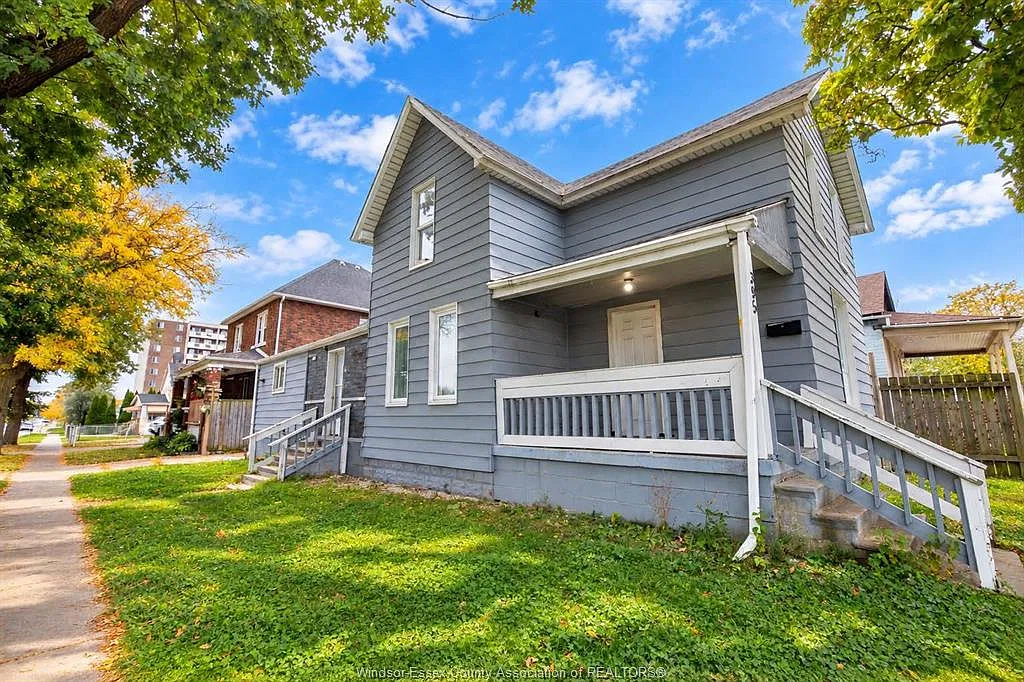 4 bed, $2,200 — Photo 1