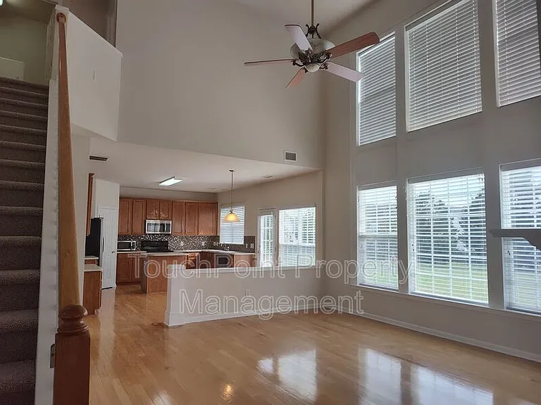 10804 Fountaingrove Dr — Photo 4