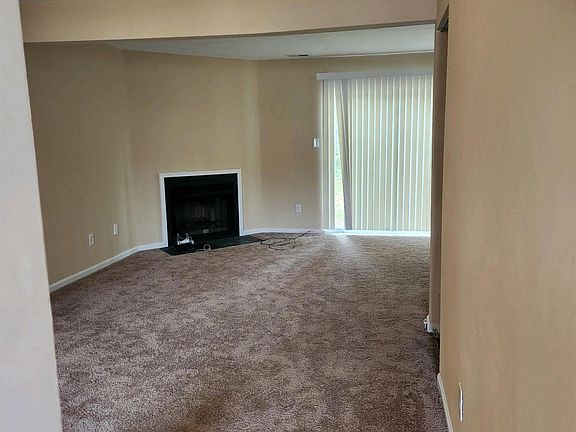 2nd image of 10 Peachtree Ct