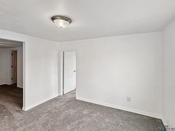 4th image of 513 Laredo St