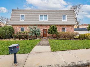 781 Deer Park Rd, Dix Hills, NY 11746