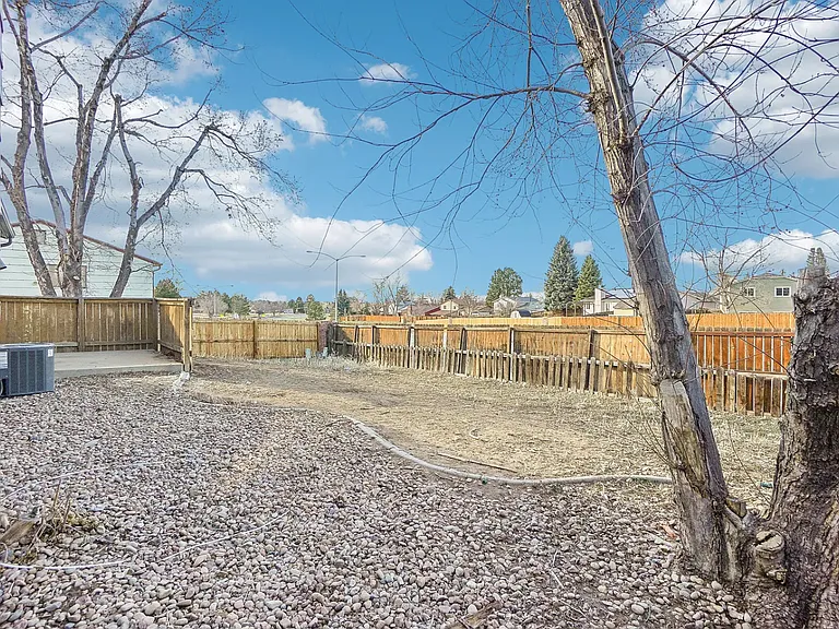 19001 E Oxford Dr — Photo 11
