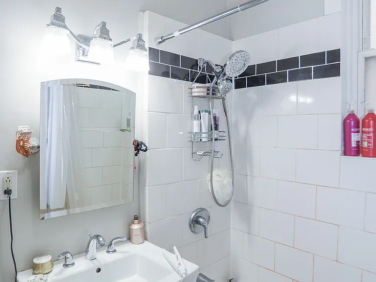1315 W Eddy St #2 — Photo 13