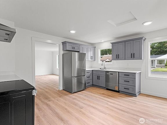 5th image of 440 25th Avenue
