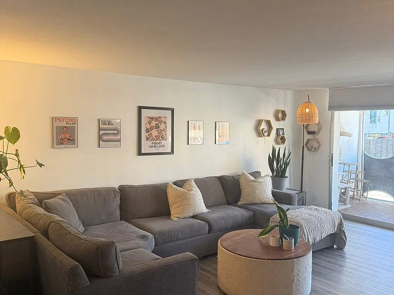 1155 Ash St #201 — Photo 1