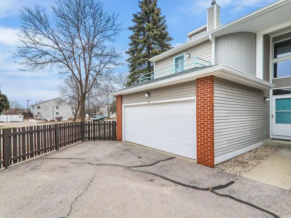 75 Ponwood Cir, Madison, WI 53717