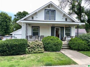 409 Albany Ave NE, Orange City, IA 51041