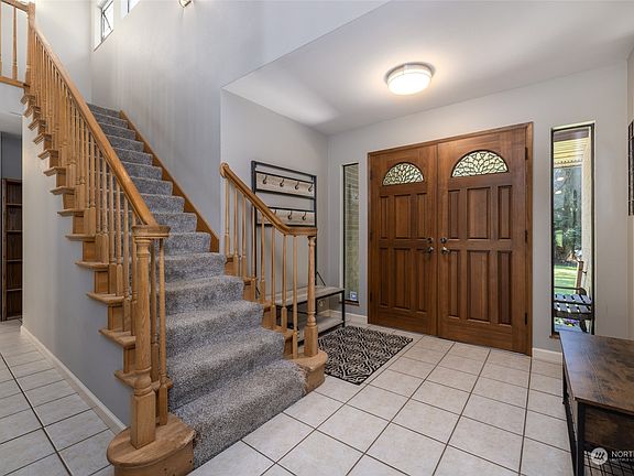 3rd image of 18120 34th Avenue NW
