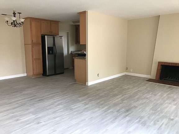 4th image of 2759 Millbrae Way