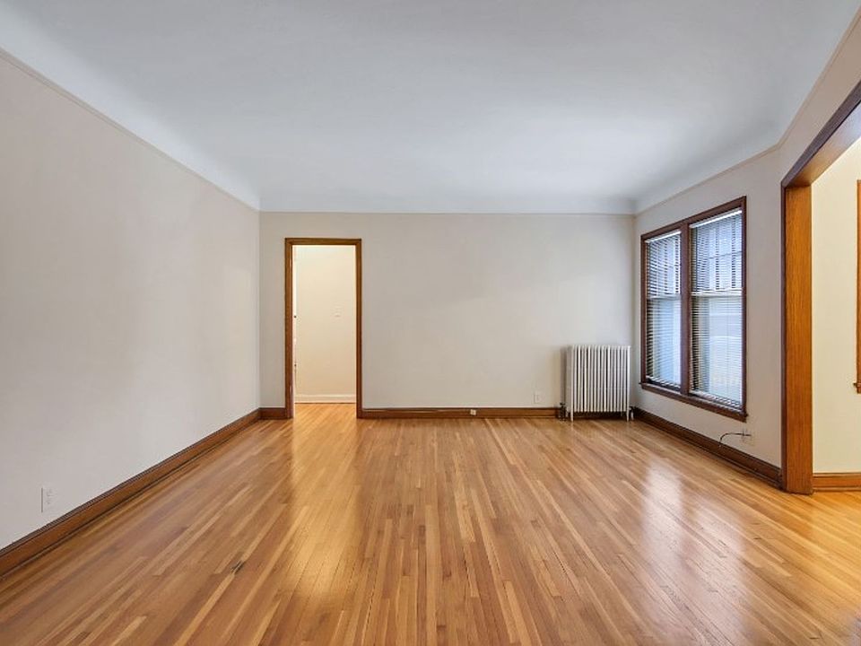1st image of 26 W 22nd St #103